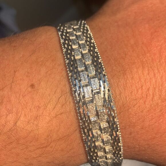 925 Sterling Silver Bracelet Diamond Cut Italy. 7 1/2 inch New. Never worn - Picture 5 of 5